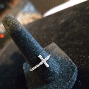 Elegant Silvertone Cross Ring, 8